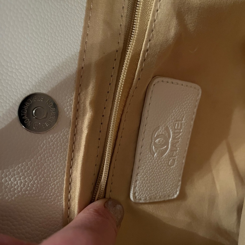 INSPIRED White Quilted Tote Bag - Picture 6 of 8